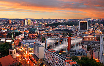 Berlin mit Reichstag und Dom